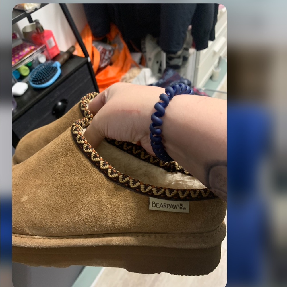 BearPaw Tan Suede Slippersplatforms